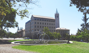 メルボルン大学