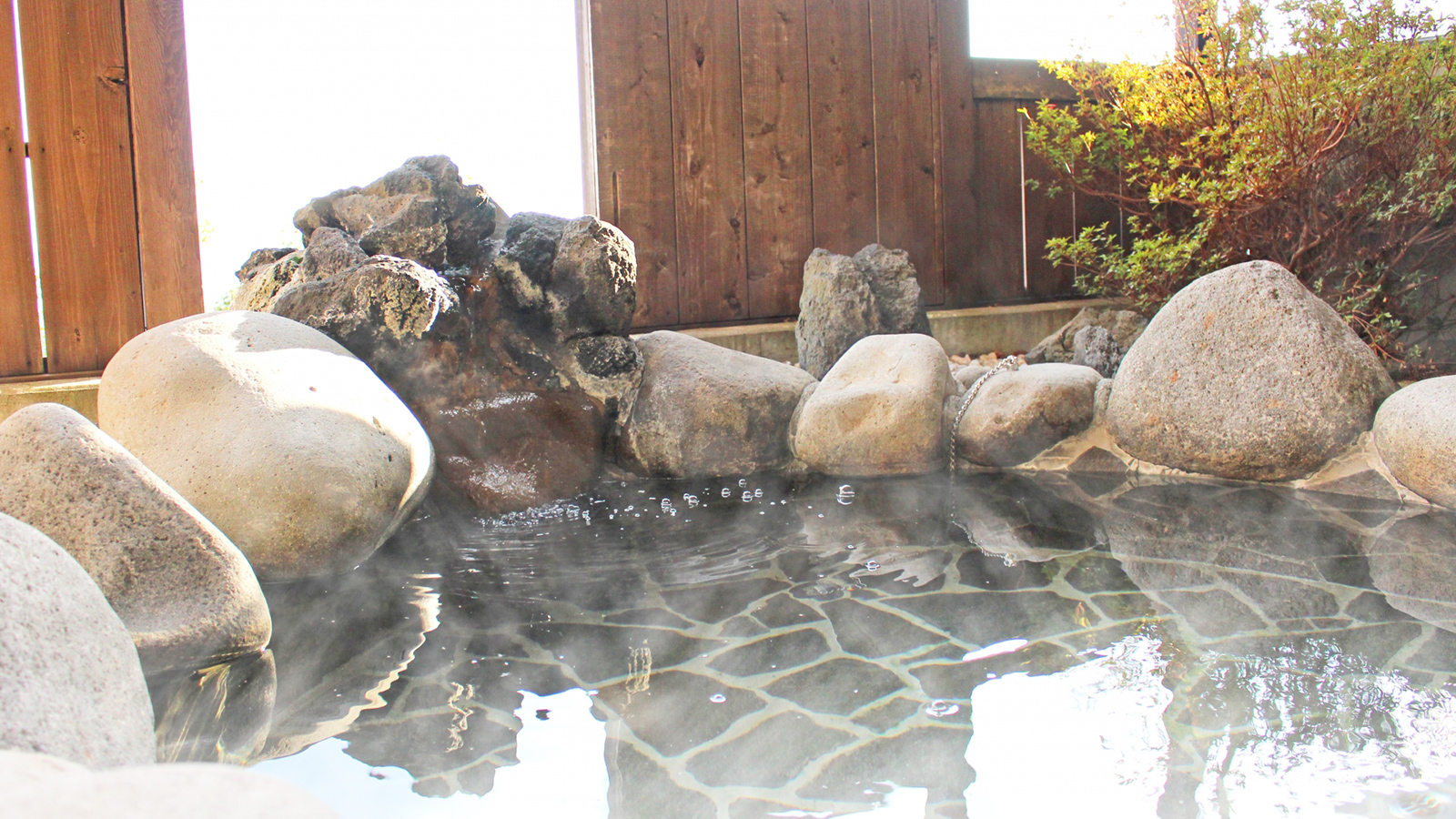 岩盤の湯